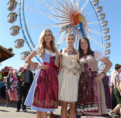 Münchner Oktoberfest Dirndl Promis Und Dralle Busen Welt