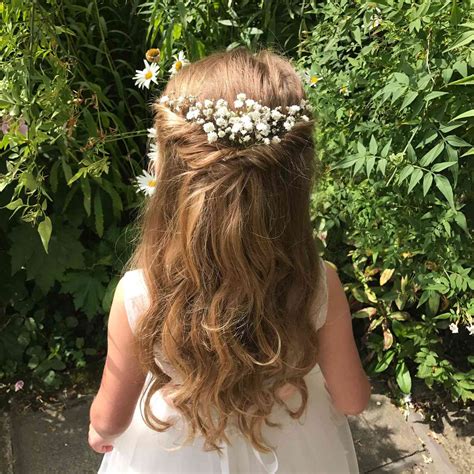 27 adorable flower girl hairstyles