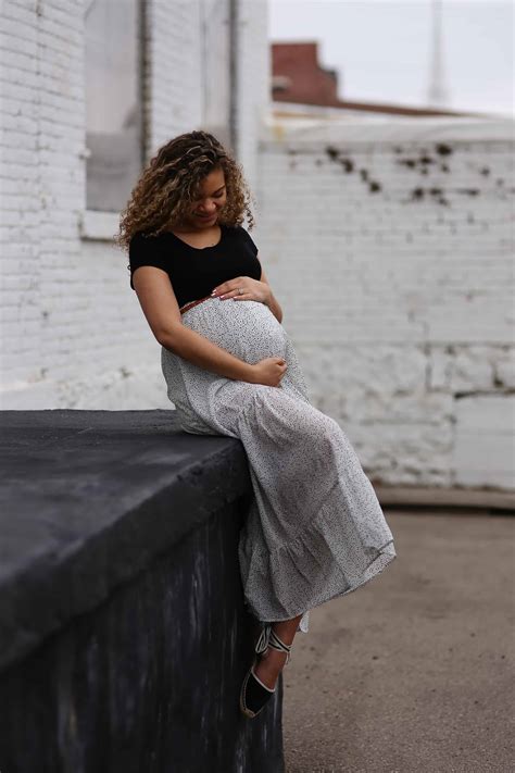One Easy Look To Take You Into Spring And Summer Maternity Fashion