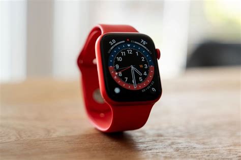 Apple watch series 6 (gps + cellular) and apple watch se (gps + cellular) can use a cellular connection for emergency sos. These Apple Watch Series 6 Features Make Working Out More ...
