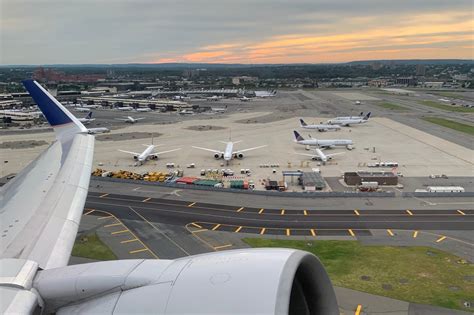 A Miserable Summer Is Developing For Newark Airport In New Yorkc