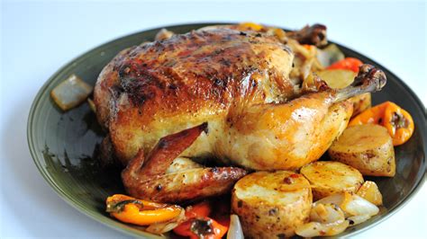 5 Modi per Cuocere un Pollo Intero nel Forno - wikiHow