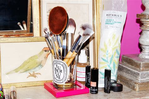 Discover More Than 85 Emma Watson Makeup Bag Latest Induhocakina