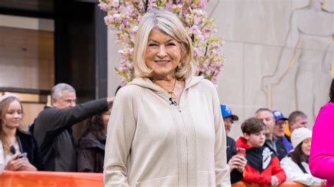 Martha Stewart Addresses Critics Who Say She Had Plastic Surgery Nbc