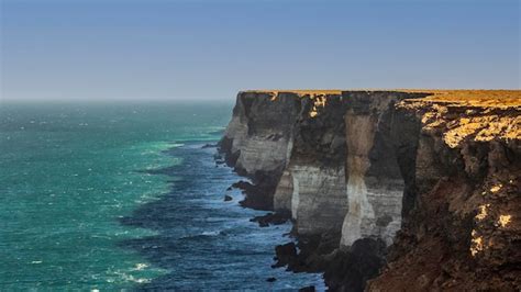 premium photo the rugged cliffs and coastline of the great australian bight south australia