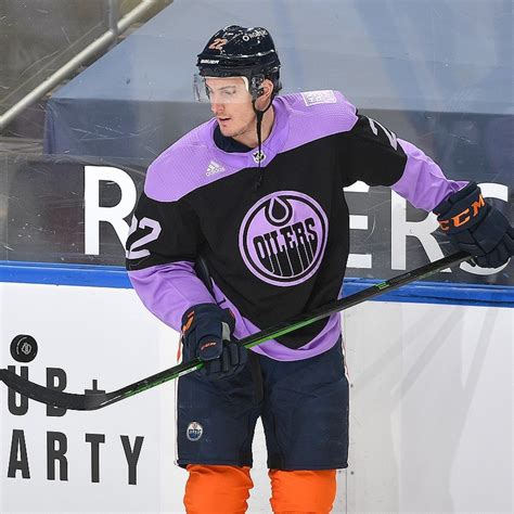1 day ago · report: Tyson Barrie #22 - Autographed 2020-21 Edmonton Oilers Pre ...