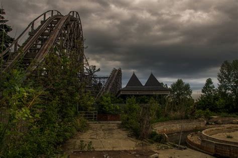 Haunting Images Show 10 Eeriest Abandoned Theme Parks From All Over The