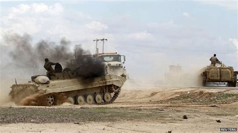 Islamic State Crisis Thousands Flee Iraqi Advance On Tikrit Bbc News