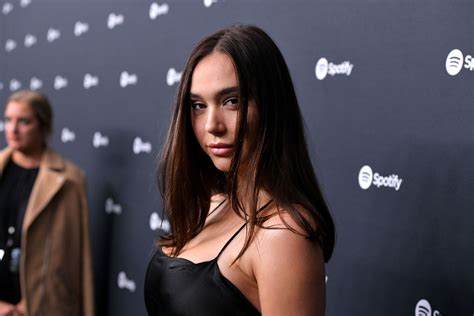 Alexis Ren Shows Off Her Tits At The Spotify Best New Artist Party Photos Thefappening