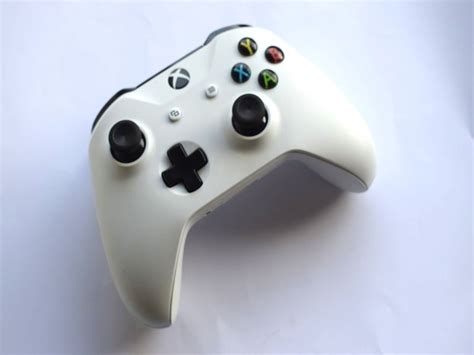 Official Genuine Microsoft Xbox One S Wireless White Controller Pad 3