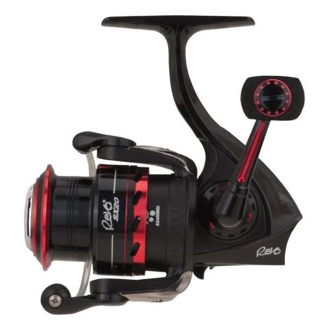 It is definitely not heavy and it is smooth. Best Spinning Reel for Bass Fishing 2017 ⋆ Reel Rocket