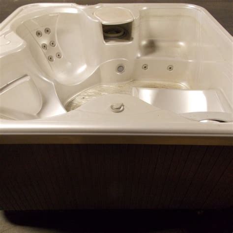 Sx 3 Person Hot Tub Hotspring Spas Used Hot Tubs Canada