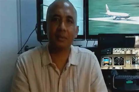 قائد الطائرة الماليزية المفقودة منشق سياسي وطن يغرد خارج السرب