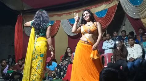 Bhojpuri Stage Dance Desi Dance Ladki Piche Ghumte Hai Ladke Aware Youtube