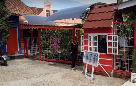 Stasiun cigombong dilengkapi dengan fasilitas infrastruktur berupa dua jalur. Harga Tiket Masuk Wisata Kampung Tulip di Bandung | Kampung Tulip