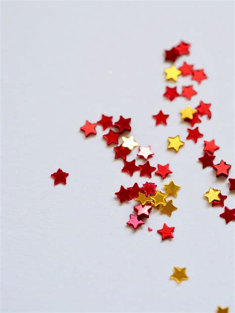 Selective Focus Photography Of Assorted Color Stars · Free Stock Photo