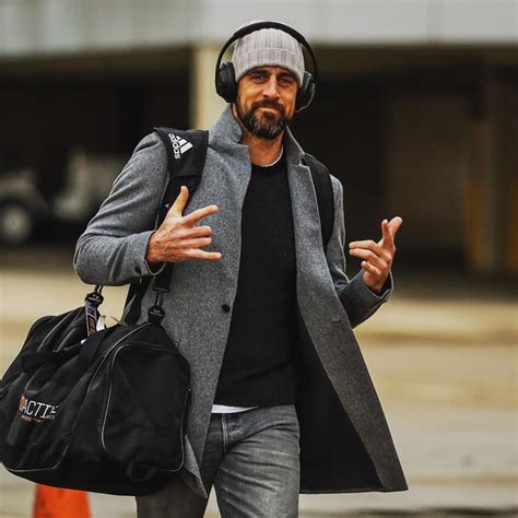Aaron rodgers contract and salary cap details, full contract breakdowns, salaries, signing bonus, roster bonus, dead money, and valuations. Aaron Rodgers Net Worth: Find out what he worth. - 247sportsgist