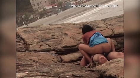 Casal exibicionista é flagrado fazendo sexo em praia de zona urbana no Brasil PHIMSEXSUB ONE