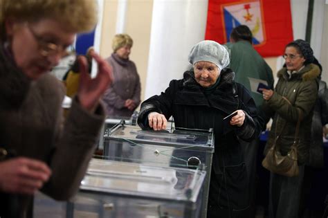 crimea votes on whether to secede from ukraine