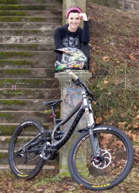 Usando bolsa @misscherryoficiall no feriado para compor o look! .: Marina :. : Photo | Female cyclist, Cyclist, Bicycle