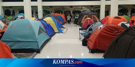 300 Tenda Warna Warni Ramaikan Itikaf Di Masjid Habiburrahman Bandung