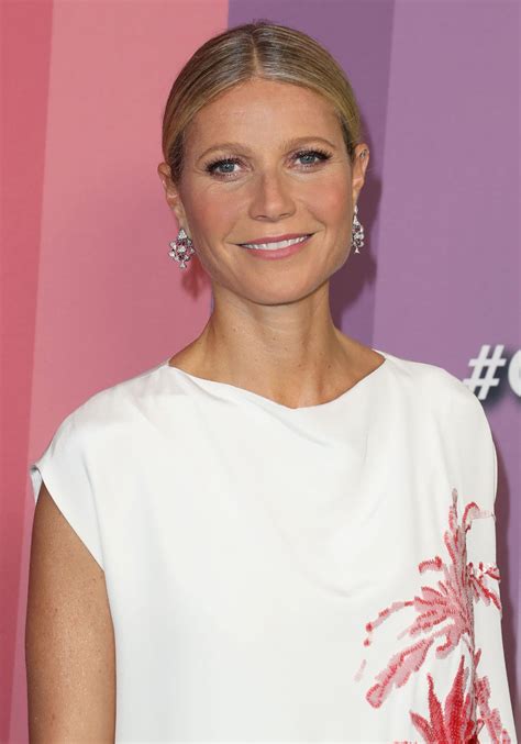 Gwyneth Paltrow Reveals 900 Beauty Routine Video Us Weekly