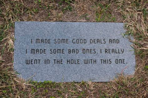 20 Of The Funniest Epitaphs On Tombstones By People Whose Sense Of