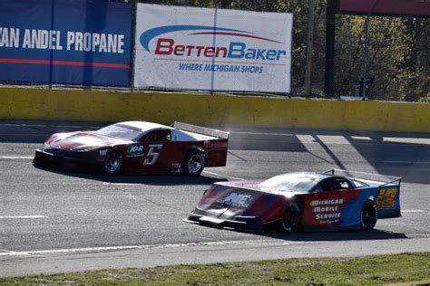Berlin Raceway Super Late Model Star Gets The Trophy 5 000 And The
