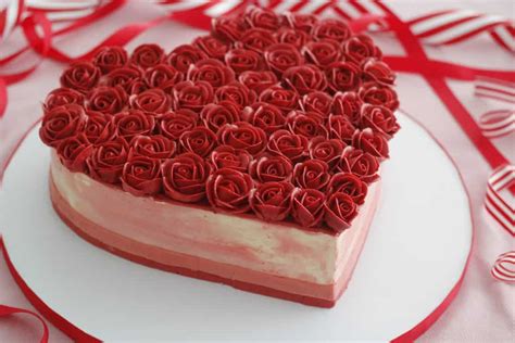 45,461 likes · 121 talking about this. Heart Shaped Cake with Buttercream Roses