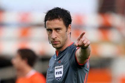This is roubo de artur soares dias benfica braga by luisao capitao on vimeo, the home for high quality videos and the people who love them. Artur Soares Dias é o árbitro do Clássico ~ Arbitragem ...