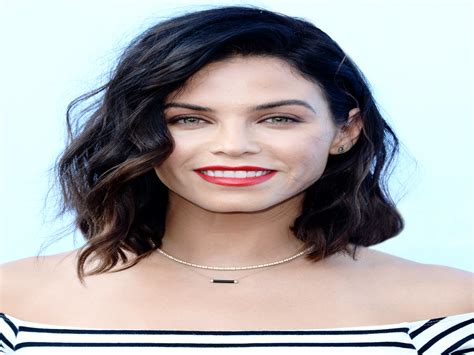Jenna Dewan Tatum Taps Into A Very 70s Vibe With Bangs 15 Minute