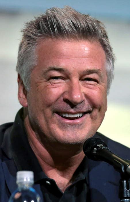 Alec Baldwin Gets Into Heated Confrontation With One News Page