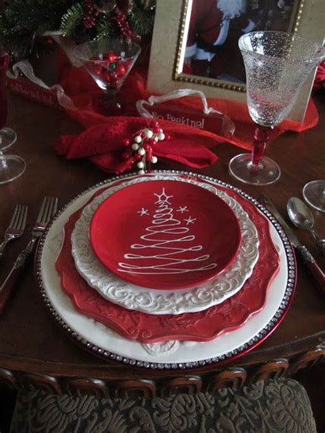 Red Color Decorations Of Christmas Table Decorations Centerpiece
