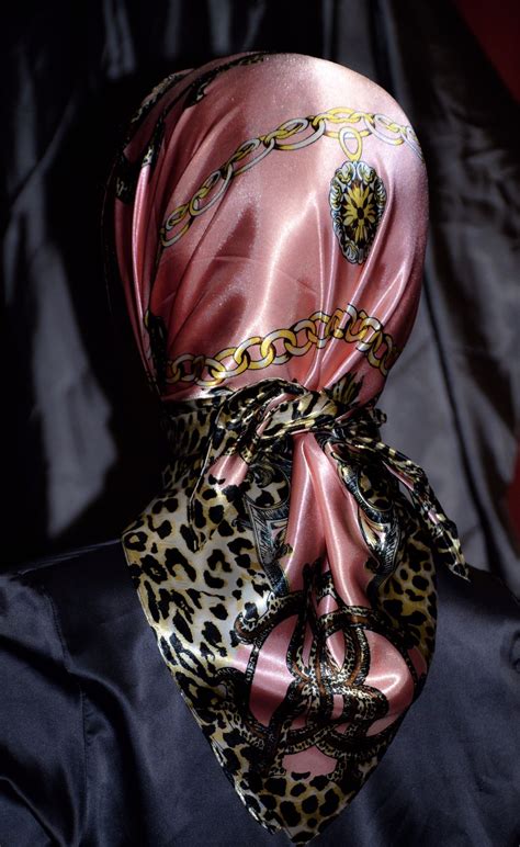 Pin By Eugen Savu On Scarf Silk Headscarf Silk Neck Scarf Scarf Styles