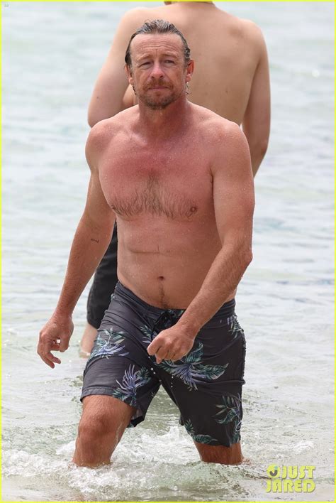 Simon Baker Looks Fit Going For A Dip In The Ocean Photo 4508497