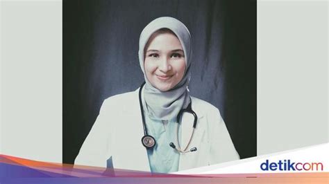 Gaya Hijab Dokter Cantik Adik Zeezee Shahab Manis Dan Stylish Foto 9