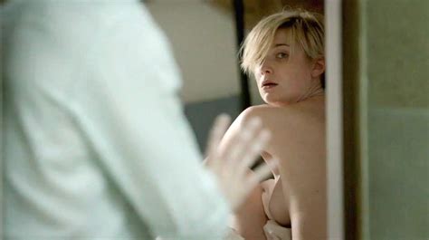 Elizabeth Debicki Topless Scene From The Night Manager Scandalpost