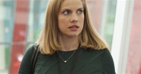 Emmys Anna Chlumsky On The Veep Finale Stunner