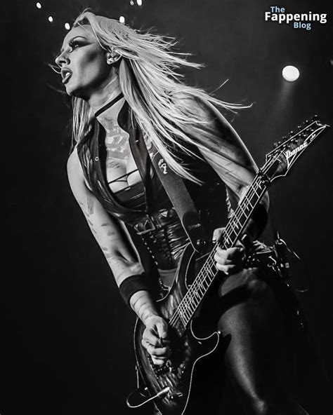 Nita Strauss Sexy Photos Onlyfans Leaked Nudes