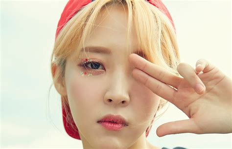 Mamamoo S Moonbyul Reveals More Details On Her Upcoming Solo Debut