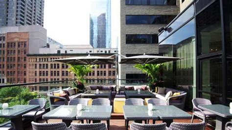 In the slideshow below, we list 20 of our favourite toronto bars that simply can't be beat. The Chase - Rooftop bar in Toronto | THEROOFTOPGUIDE.COM