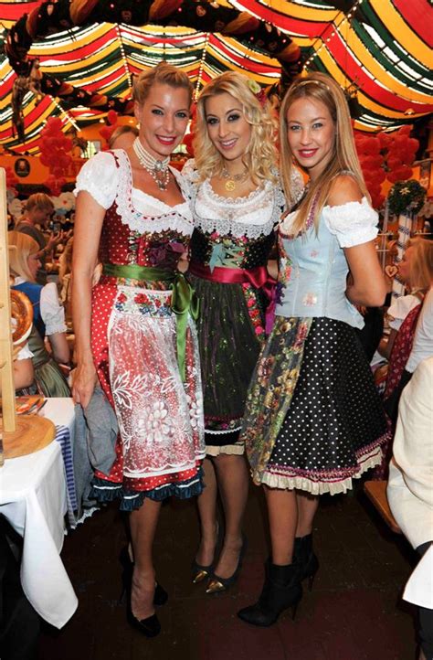 1 90 lola paltinger fashion oktoberfest woman oktoberfest outfit