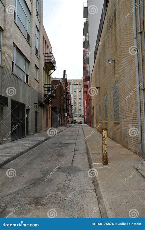 Philadelphia Alley Stock Photo Image Of Philly Deadend 168176876