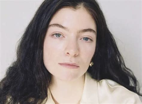 With ‘solar Power Lorde Retreats From Pressures Of Pop Stardom