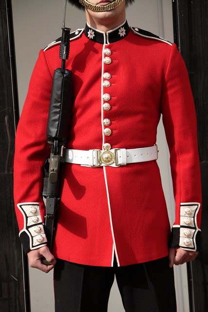 Close Up Of Coldstream Guard Uniform At The Tower Of London Flickr