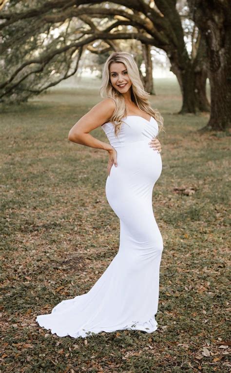 Pin On Maternity Gowns