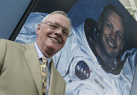 Astronaut Neil Armstrong First Man On The Moon Dies At 82 The