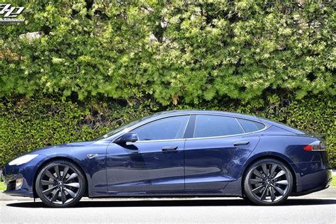 Dark Blue Tesla Model S Looks Great Sans Chrome And Textured Plastic