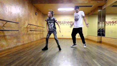 Смотрите видео meninas dancando 13 años в высоком качестве. Meninas Dancando 13 Años / Menina linda dança do - YouTube : Meninas 8 anos dancando bum videos ...