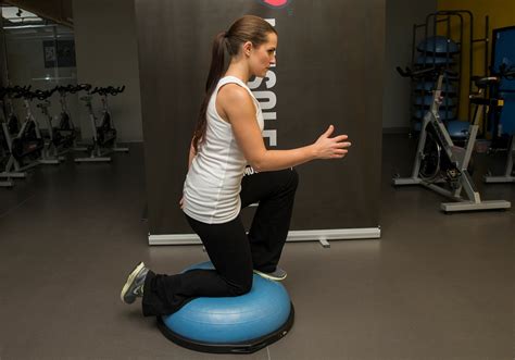 Stand up from knee position on BOSU - MUSQLE